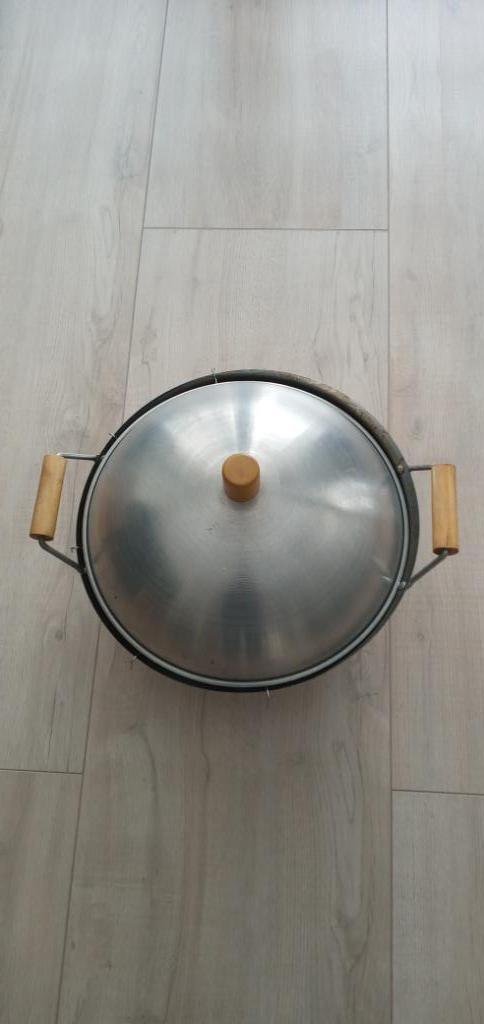 Chinese stalen wokpan met deksel en houten handvat- NIEUW, Huis en Inrichting, Keuken | Potten en Pannen, Nieuw, Wok, Overige materialen
