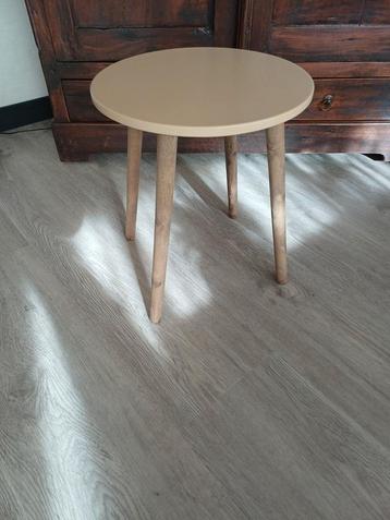 Bijzettafeltje    # nieuw # beschikbaar voor biedingen
