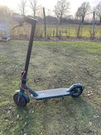 Elektrische step zwart gaat 31 km p/h, Fietsen en Brommers, Steps, Ophalen, Zo goed als nieuw, Elektrische step (E-scooter)