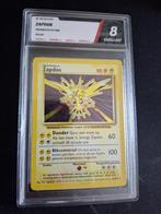 Zapdos Base Set NL PGS 8.0 Excellent, Ophalen of Verzenden, Zo goed als nieuw, Losse kaart, Foil