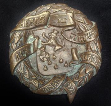 Bronzen PLAQUETTE Heros de VERDUN aux Martyre DINANT 1921 beschikbaar voor biedingen
