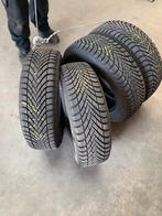 Winterbanden Pirelli, 2x 8mm en 2x 8,5mm, Auto-onderdelen, Band(en), 15 inch, Gebruikt, Personenwagen