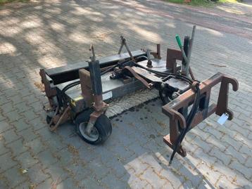 Giant Puinbak, veegmachine balenklem pelikaanbak aanbouwdele beschikbaar voor biedingen