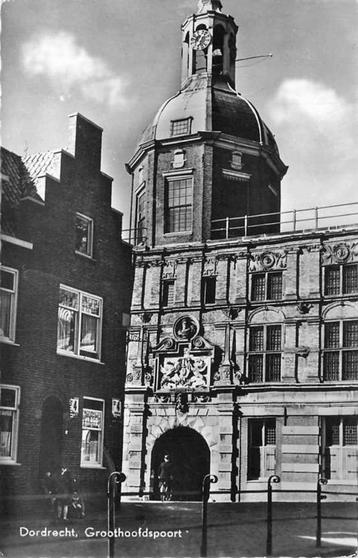 (300-318-001) Dordrecht Groothoofdspoort beschikbaar voor biedingen