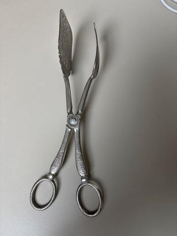 Verzilverde Gebakstang met Sierlijk Design beschikbaar voor biedingen