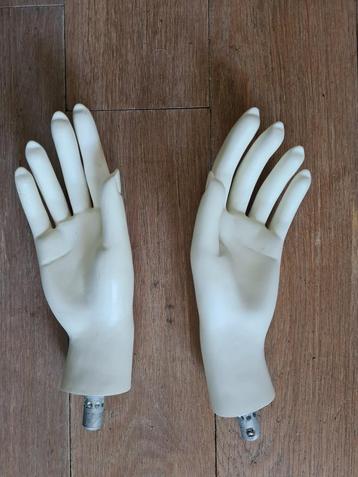 set dameshanden wit etalagepop handen vrouw paspop beschikbaar voor biedingen