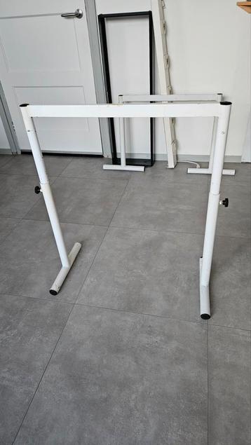 2 verstelbare schragen, tafelpoten, B 73 cm, H 57 tot 98 cm beschikbaar voor biedingen