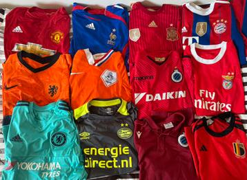 Voetbalshirts te koop! beschikbaar voor biedingen