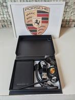 Lot 6 X origineel porsche accessoires.  Portefeuill / docu, Overige merken, Balpen, Nieuw, Met doosje