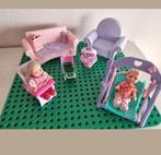 Barbie meubeltjes met 2 popjes, Ophalen of Verzenden, Zo goed als nieuw