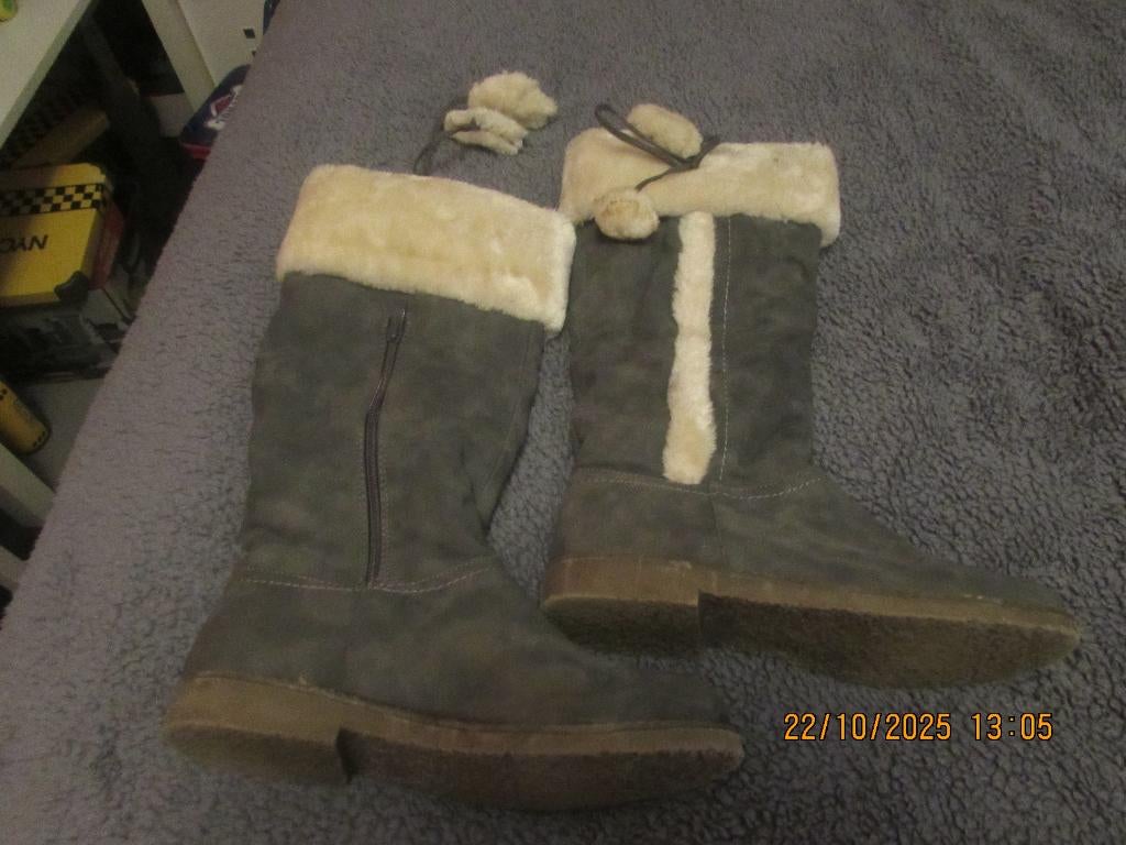 laarzen 39, Hoge laarzen, Ophalen of Verzenden, Zo goed als nieuw, Grijs