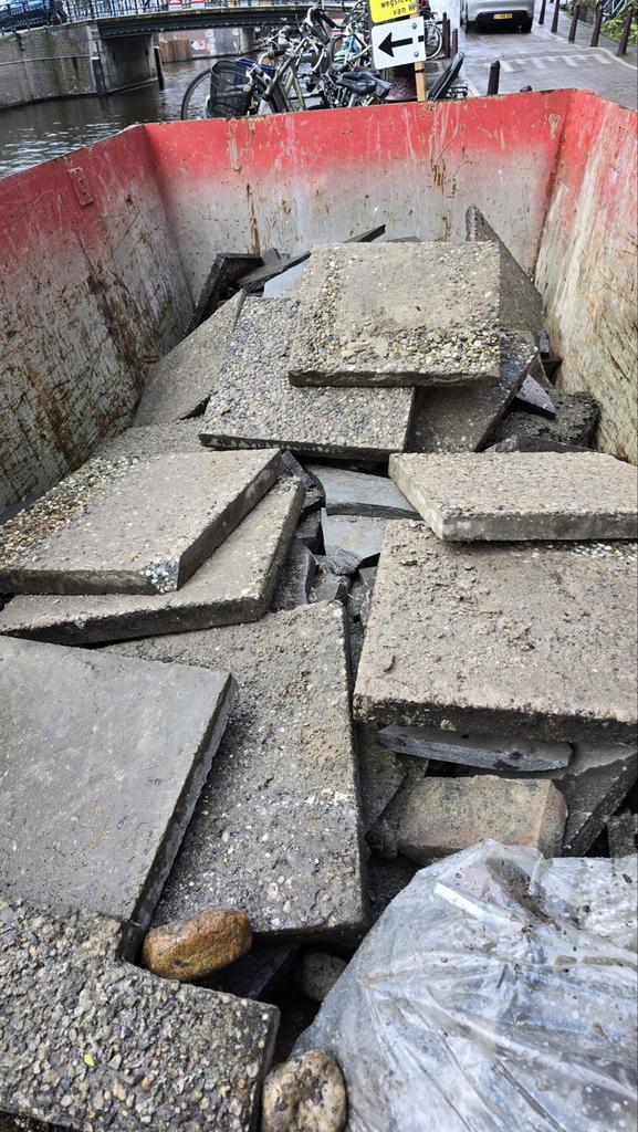 Oude bestrating verwijderen, Bestrating