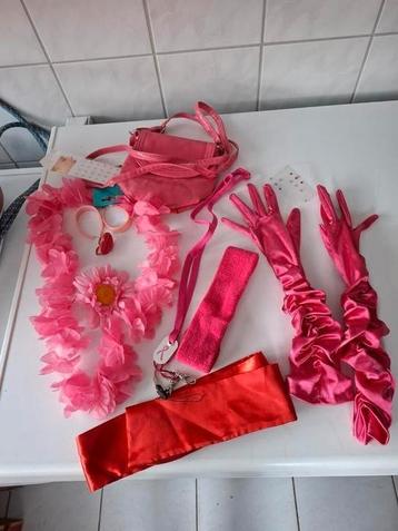 Te koop heel veel accessoires voor 11-11 of carnaval beschikbaar voor biedingen