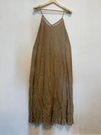 Ibzmode Taupe Maxi Jurk met Gehaakte V-Hals, Ibzmode, Beige, Ophalen of Verzenden, Zo goed als nieuw
