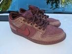 Nike SB Dunk Low City Of Love Burgundy Crush Mt. 44,5, Nike SB, Overige kleuren, Ophalen of Verzenden, Sneakers of Gympen