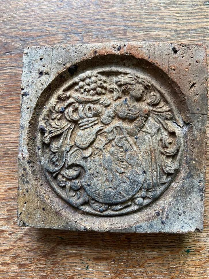 Nederrijnse kacheltegel Tegel 14.e - 17.e euw, Antiek en Kunst, Antiek | Keramiek en Aardewerk, Ophalen of Verzenden