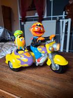 Bert en Ernie op de moter. Vintage., Ophalen of Verzenden