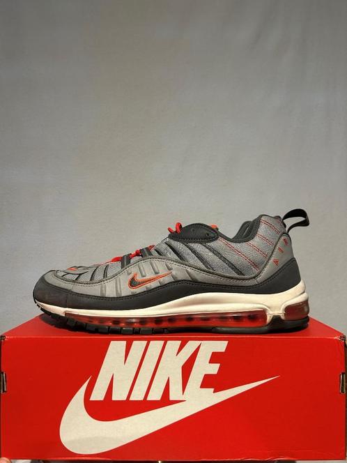 Maat 47 - Nike Air Max 98 Wolf Grey Total Crimson, Kleding | Heren, Schoenen, Zo goed als nieuw, Sneakers of Gympen, Overige kleuren