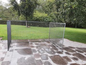 Hondenren hondenkennel delen 165 cm hoog beschikbaar voor biedingen