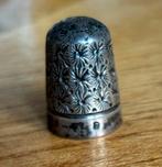Zilveren Vingerhoed met Bloemmotief, Ophalen of Verzenden, Zilver, Reliëf