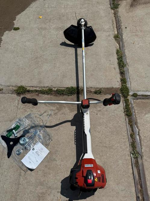 HVC BM43 Pro bosmaaier 1 jaar oud!, Tuin en Terras, Bosmaaiers, Zo goed als nieuw, Benzine, 30 tot 50 cm, Ophalen