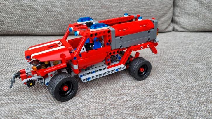 Lego technic 42075 eerste hulp voertuig, Kinderen en Baby's, Speelgoed | Duplo en Lego, Zo goed als nieuw, Lego, Complete set