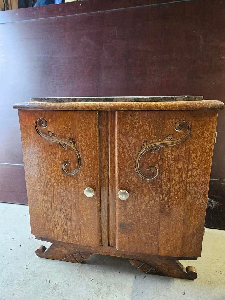 Frans Nachtkastje met Marmer Blad en Houtsnijwerk, Antiek en Kunst, Antiek | Meubels | Kasten, Ophalen