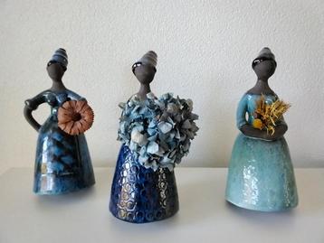 3 blauwe dames /bloemenmeisjes voor droogbloemen, Jie Zweden beschikbaar voor biedingen