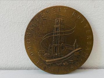 Bronzen penning bombardement Rotterdam beschikbaar voor biedingen