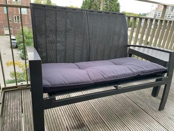 Mooie tuinbank, inclusief zeer mooi kussen beschikbaar voor biedingen