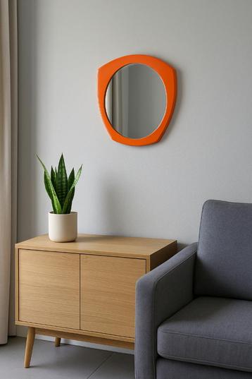 Prachtige oranje vintage spiegel  beschikbaar voor biedingen