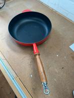 Le Crueset 28 cm gietijzeren pan, Huis en Inrichting, Keuken | Potten en Pannen, Koekenpan of Braadpan, Gebruikt, Ophalen of Verzenden