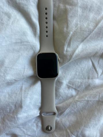 Apple watch serie 8, starlight  beschikbaar voor biedingen