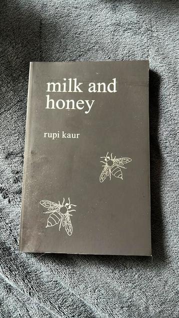 Milk and Honey - rupi kaur beschikbaar voor biedingen