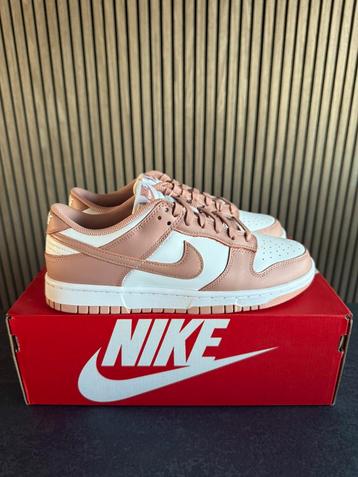 Nike Dunk Low Rose Whisper (W) - Maat 41  beschikbaar voor biedingen
