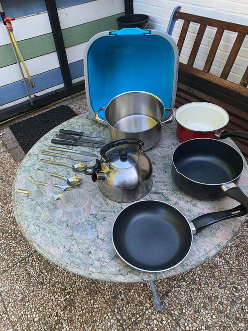 Kampeer pannenset, Caravans en Kamperen, Kampeeraccessoires, Gebruikt, Ophalen of Verzenden