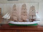 Model bouw schip Denmark 1:90 gemonteerd inclusief ombouw, Hobby en Vrije tijd, Modelbouw | Boten en Schepen, Ophalen, Zo goed als nieuw