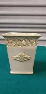 Bloempot aardewerk cremekleurig, Tuin en Terras, Bloempotten, Ophalen of Verzenden, 'T Olde Gre-j, Info@toldegrej.nl, Endepoelstraat 20f Didam