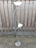 Mooie staande vloerlamp met echt glazen kappen., Huis en Inrichting, Lampen | Vloerlampen, Ophalen, Zo goed als nieuw, Glas, 150 tot 200 cm