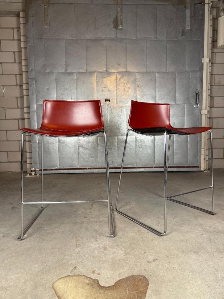 Arper Catifa 46 kruk, Lievore Altherr Molina (voorraad: 6), Huis en Inrichting, Barkrukken, Gebruikt, 60 tot 90 cm, Leer, Metaal