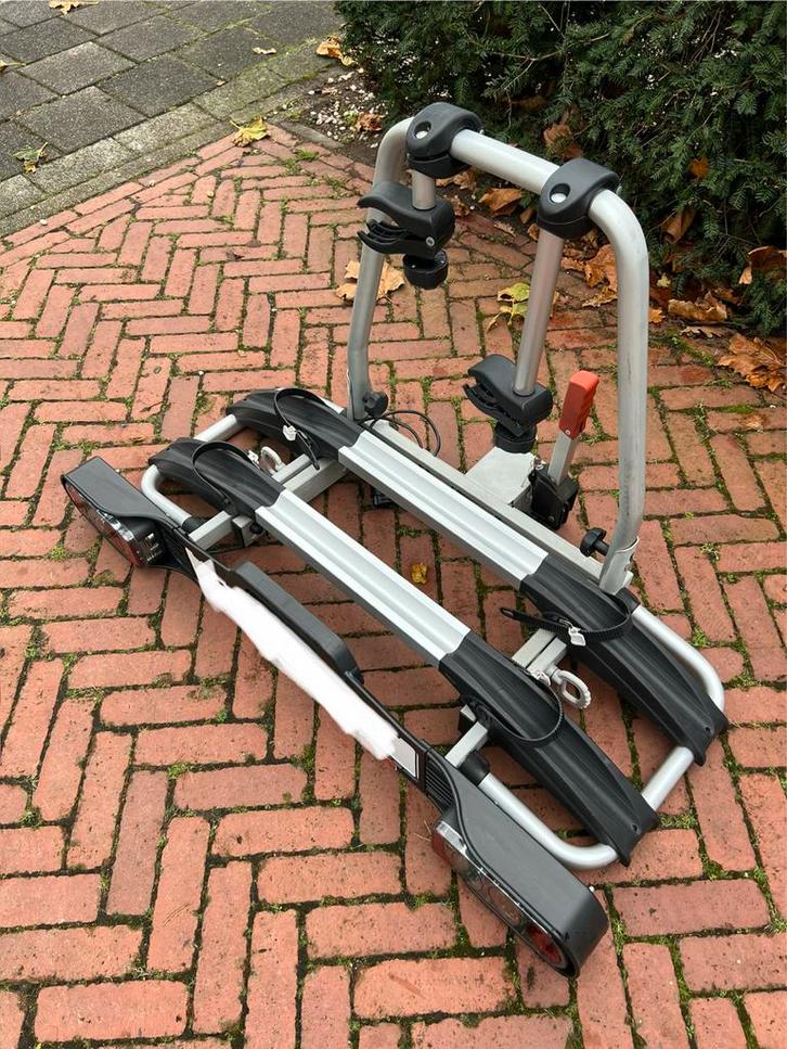 Travel&Co (ANWB) Fietsendrager trekhaak - 2 fietsen, Auto diversen, Fietsendragers, Gebruikt, Trekhaakdrager, 2 fietsen, Brede banden