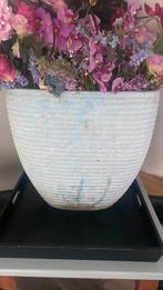 Grote hoge vaas bloempot plantenbak blauw wit  steen, Tuin en Terras, Bloempotten, Ophalen, Steen, Gebruikt, 40 cm of meer