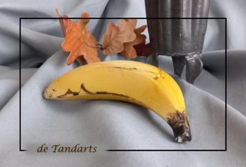 ANTIEKE  ITALIAANS ALBASTEN BANAAN, 18 cm beschikbaar voor biedingen