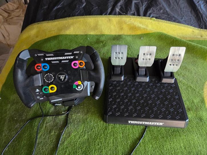 Thrustmaster T300 met stuur en pedalen., Computers en Software, Joysticks, Zo goed als nieuw, Ophalen