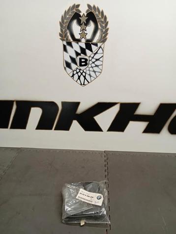 BMW E36 Z3 SCHERM VENTILATIE ACHTER 64228390234 NIEUW beschikbaar voor biedingen