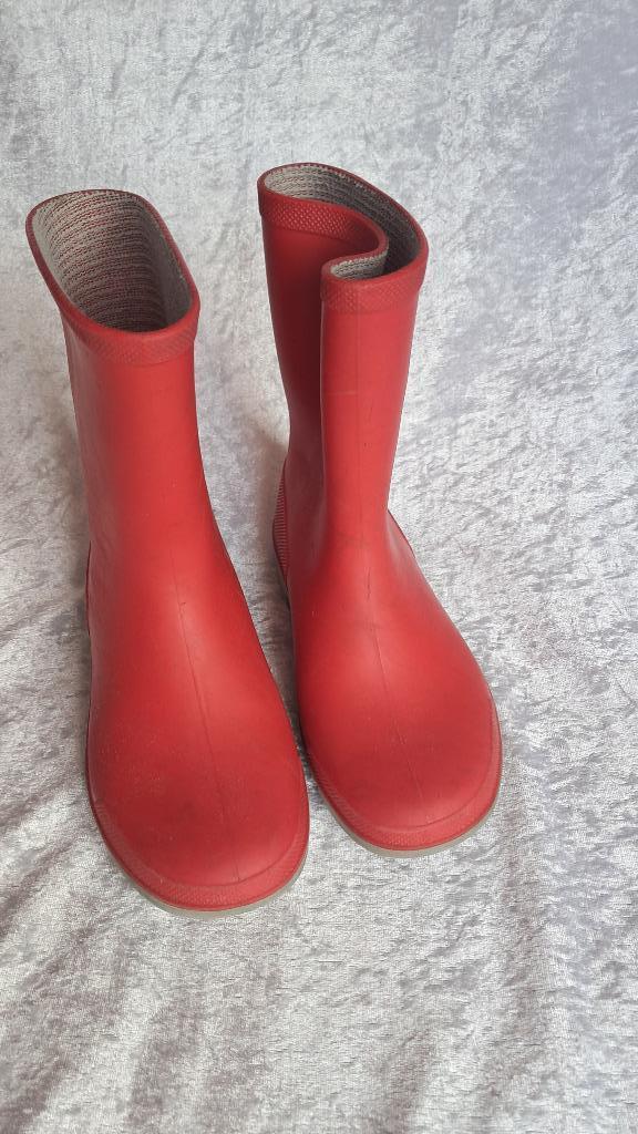 Nette rode kinderlaarzen maat 27, stevig rubber regenlaarzen, Kinderen en Baby's, Kinderkleding | Schoenen en Sokken, Gebruikt