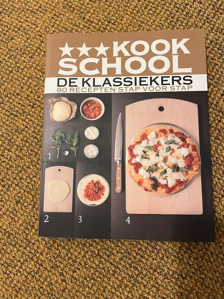 Kook School - De Klassiekers, Boeken, Kookboeken, Zo goed als nieuw, Voorgerechten en Soepen, Italië, Vegetarisch, Ophalen of Verzenden