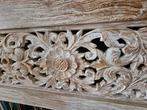 Houten Wandkast met Uitgesneden Details, Huis en Inrichting, Ophalen, Zo goed als nieuw