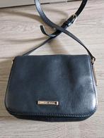 Hugo Boss Schoudertas Zwart Leer Gouden Accenten, Ophalen of Verzenden, Zo goed als nieuw, Zwart, Schoudertasje