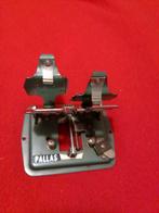 Film plakken met deze originele Pallas filmplakker, Ophalen of Verzenden, Zo goed als nieuw
